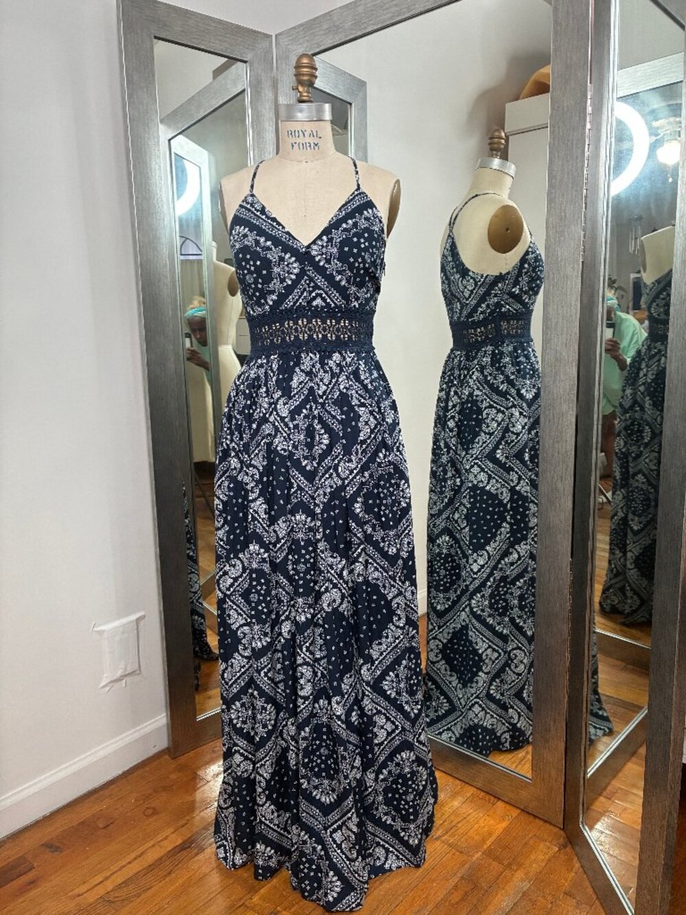 Miss Avenue Blue/White Handkerchief Long Dress, Size Small